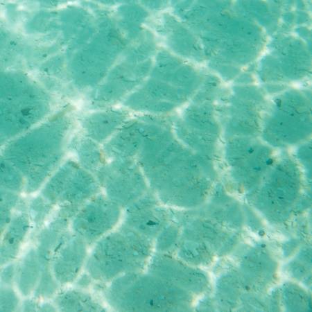 ūdens, pārdomas, zaļa, skaidrs, smiltis, torquoise Tassapon - Dreamstime