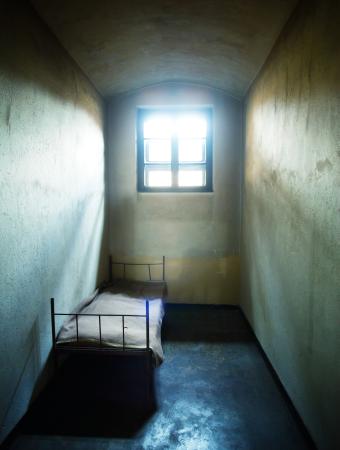 cietums, šūnu, gulta, logs Constantin Opris - Dreamstime