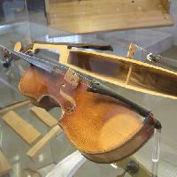 Pixwords Attēls ar apakšpunktu, puse, vijole, instruments Markb120