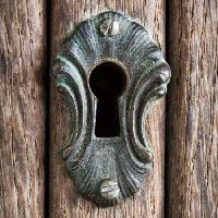 caurums, atslēgas, durvis, atvērtas Giuliano2022 - Dreamstime