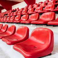 Pixwords Attēls ar sēdekļi, sarkana, krēsls, krēsli, stadions, sols Yodrawee Jongsaengtong (Yossie27)