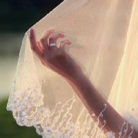 Pixwords Attēls ar gredzenu, rokas, līgava, sieviete Tatiana Morozova - Dreamstime
